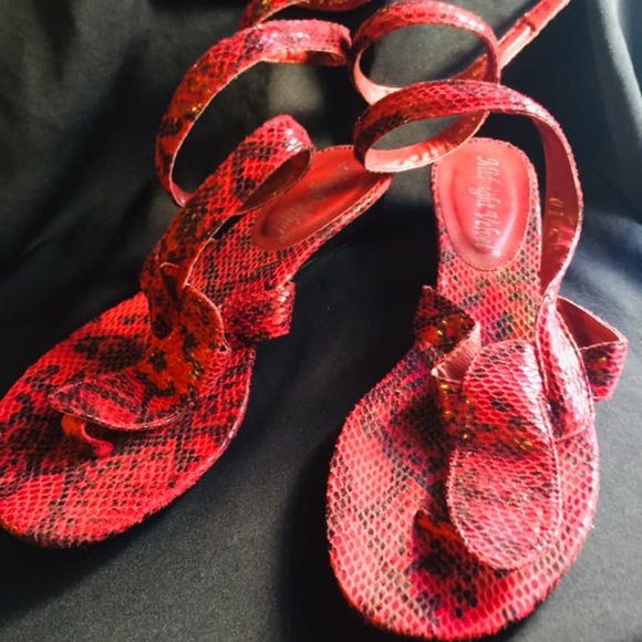 shoes - Picture 2 of 5